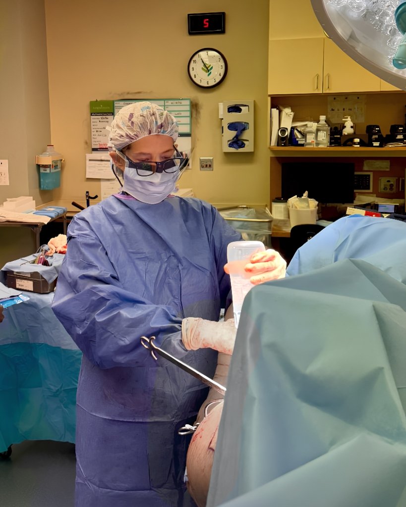 I work in orthopedic surgery at EvergreenHealth
